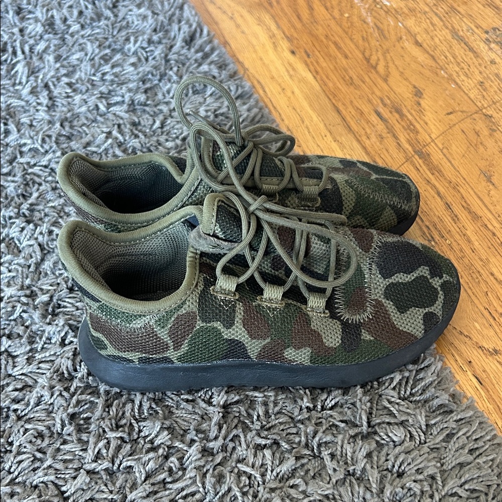 Adidas Tubular Shadow Sneakers Kids Size 1.5 Green Camo Knit Athletic Lace Up